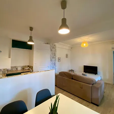 Le Primerose Cosy & Grand Terrasse Apartment